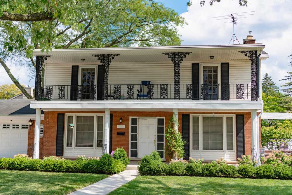 Colonial style suburban home in Virginia